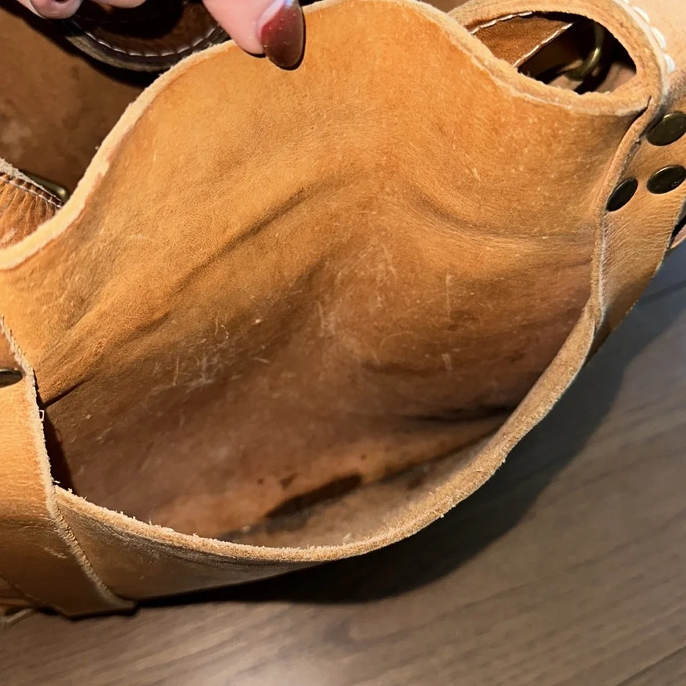 Poglia Porter Hat Holder Weather Aged Tan Beige Brown Leather Bag